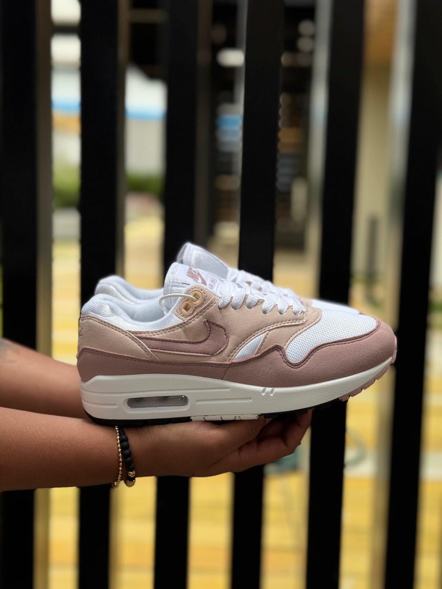 Descubre los Nike Air Max 1 “Soft Pink Beige”,
