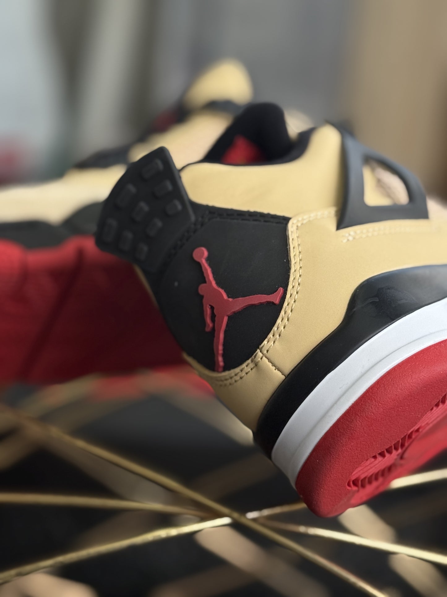 Air Jordan 4 Desert Black Red – Edición Urbana Premium