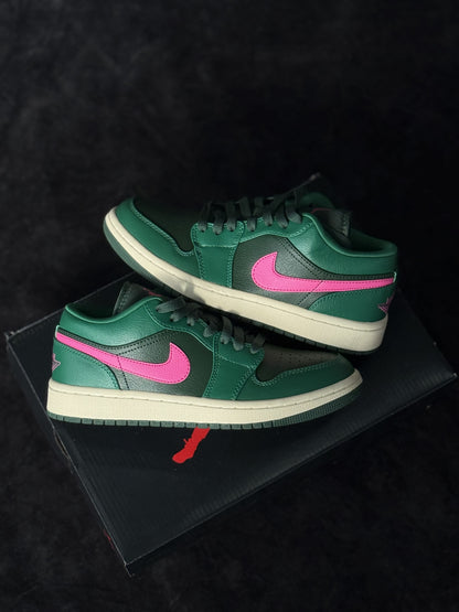 Nike Air Jordan 1 Low sneakers in green and pink