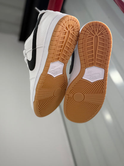 Nike Dunk White Gum