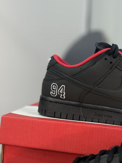 Nike Tenis SB Dunk Low Supreme