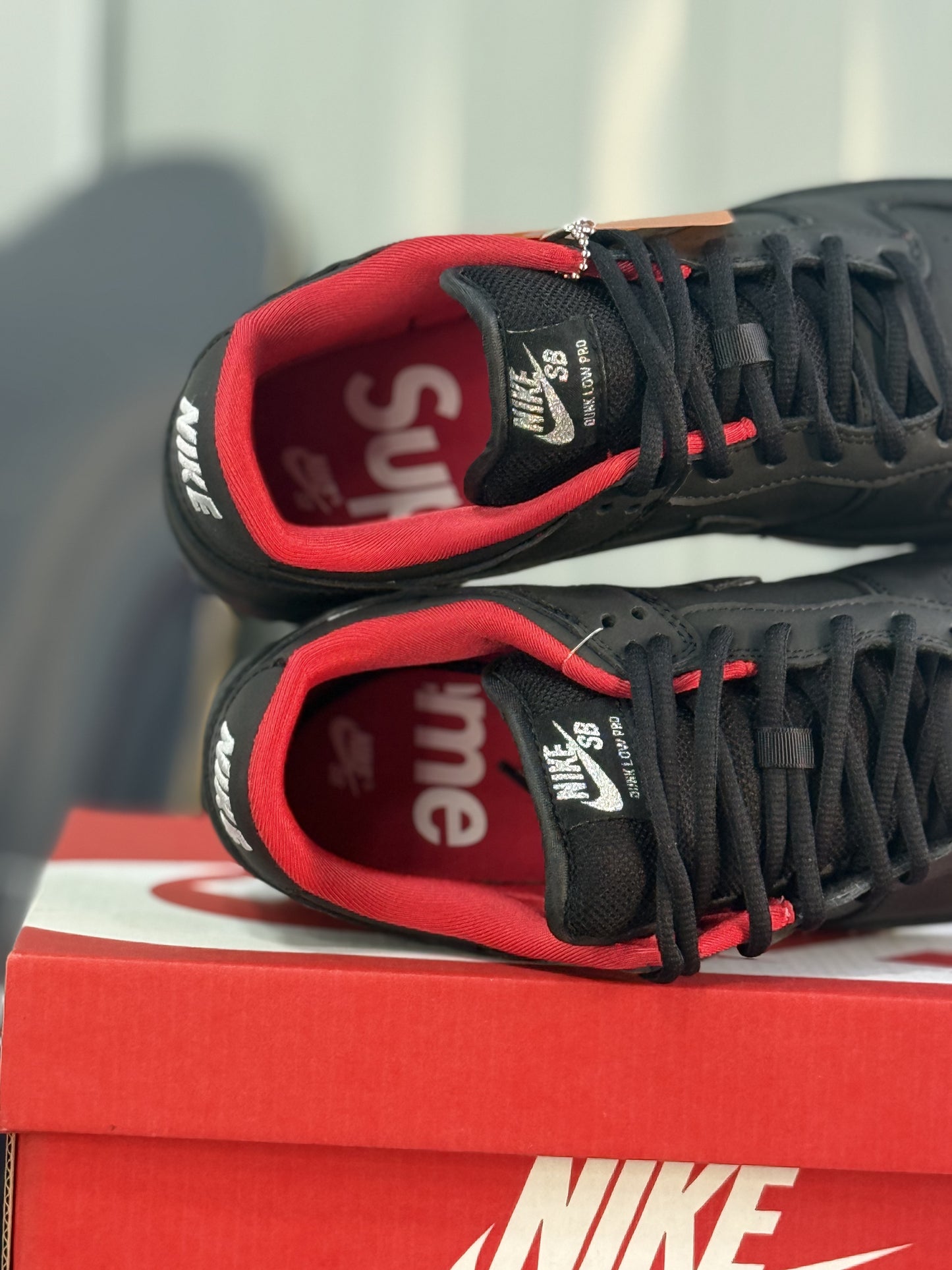 Nike Tenis SB Dunk Low Supreme