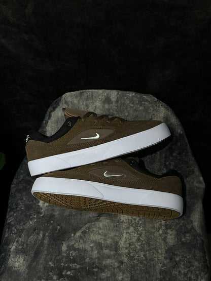 Nike SB Malor en color café