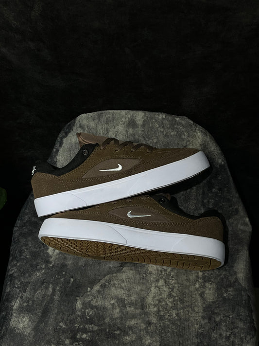 Nike SB Malor en color café
