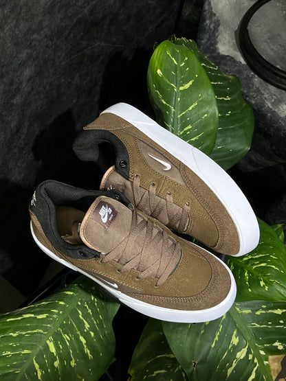 Nike SB Malor en color café