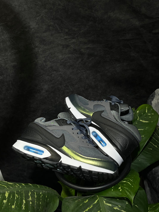 Nike Air Max BW Gris con Detalles Verde Iridiscente