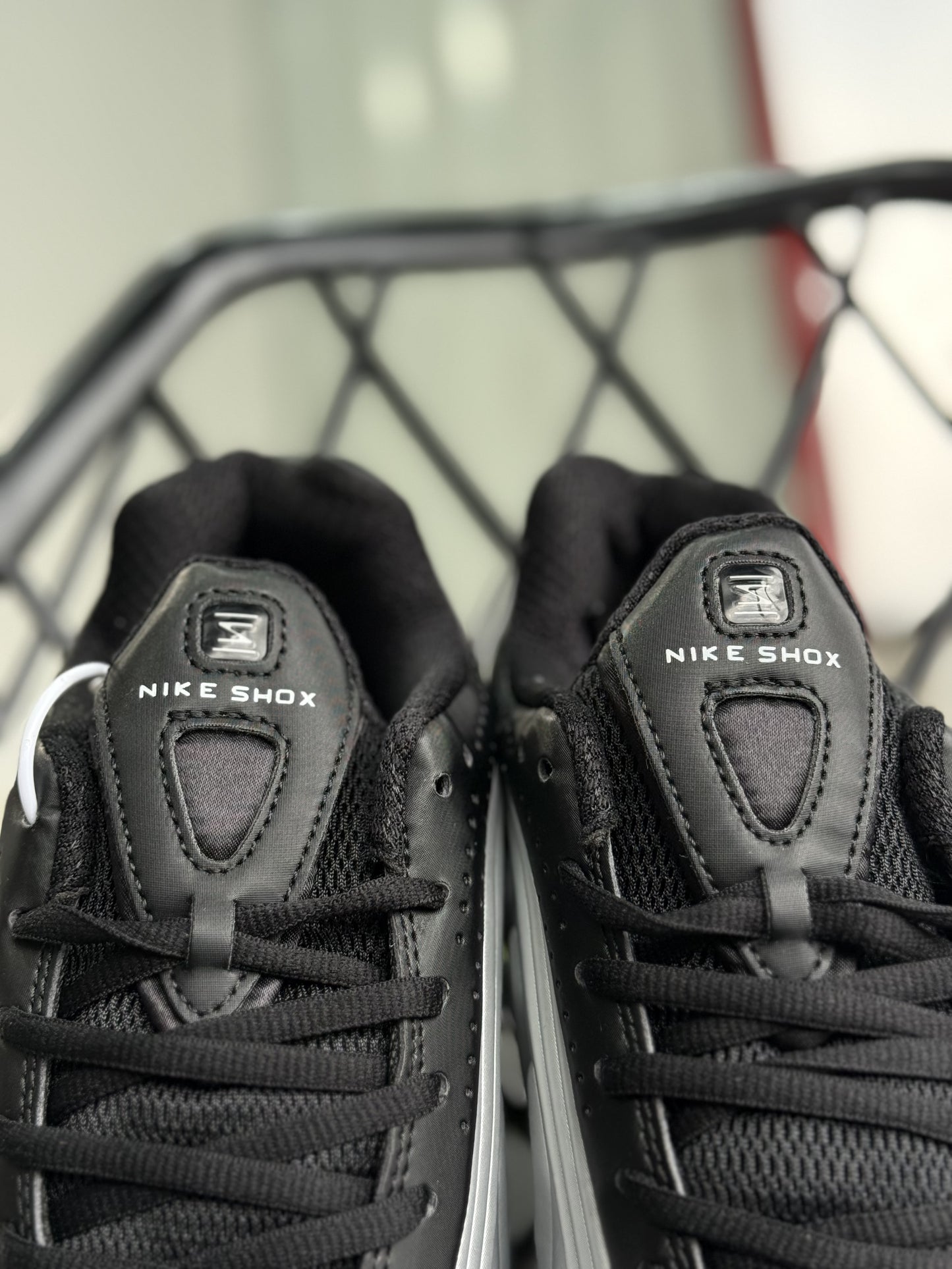 Nike Shox Plateada - Negra