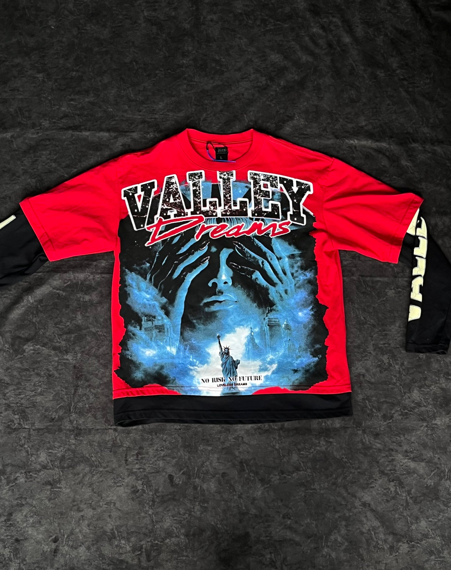 Camiseta Oversize Valley Dreams Red Graphic Tee