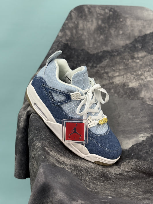 Jordan 4 Retro “Denim” (Levi’s x Jordan Brand).