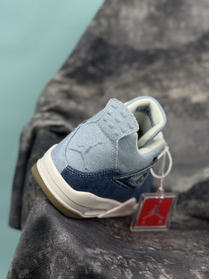 Jordan 4 Retro “Denim” (Levi’s x Jordan Brand).