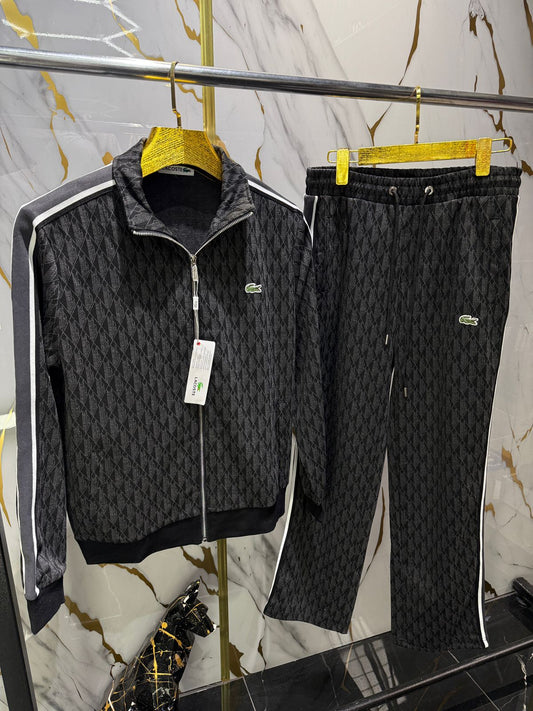 chándal estampado completo (chaqueta y pantalón) Marca Lacoste