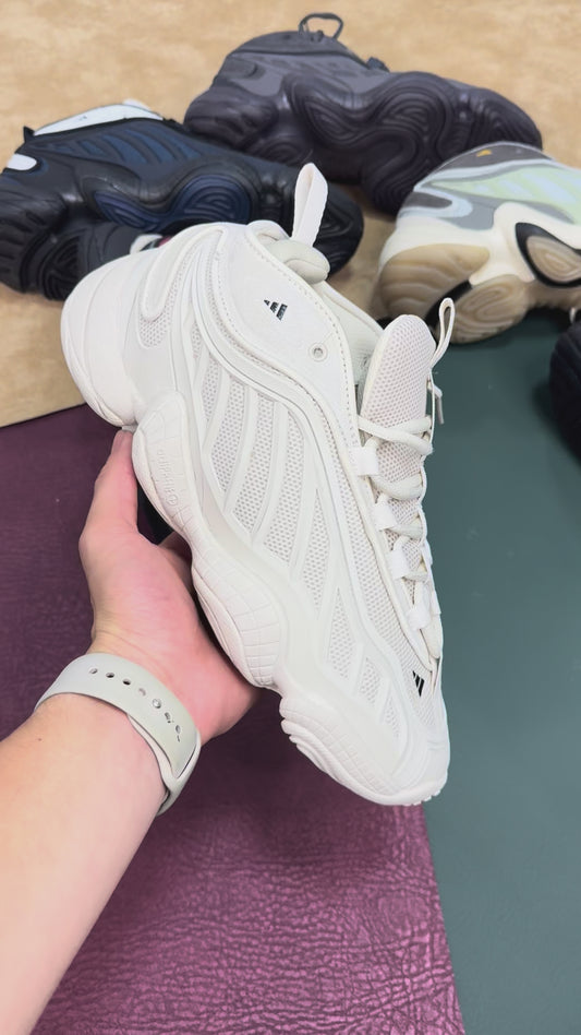 Adidas Ozrah en el colorway core Blancas